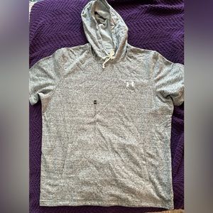 Short sleeve Under Armour hoodie